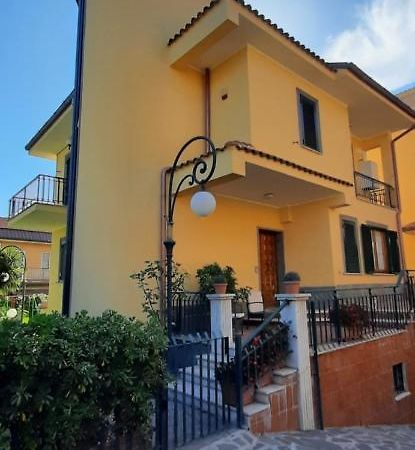 Anagnina Apartment Capistrano روما المظهر الخارجي الصورة