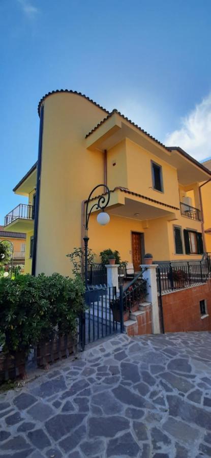 Anagnina Apartment Capistrano روما المظهر الخارجي الصورة